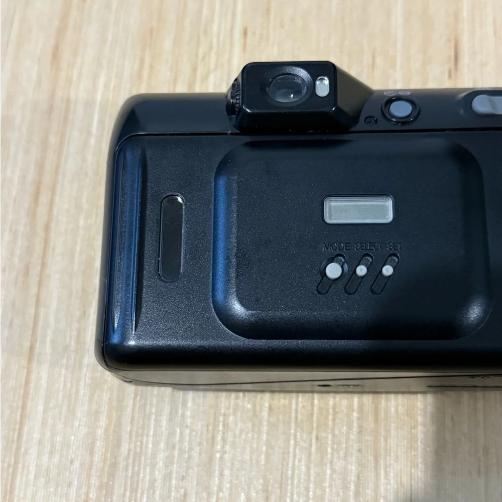 FUJI Discovery 1000 35-80mm Panorama Zoom Point & Shoot Film Camera”UNTESTED”